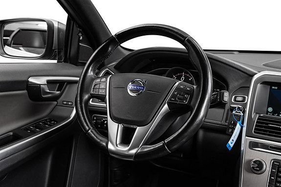 Volvo XC60 16 of 30