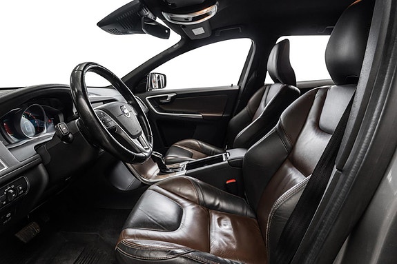 Volvo XC60 11 of 30