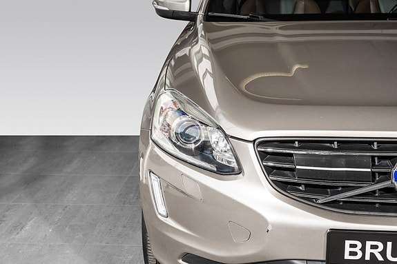 Volvo XC60 10 of 30