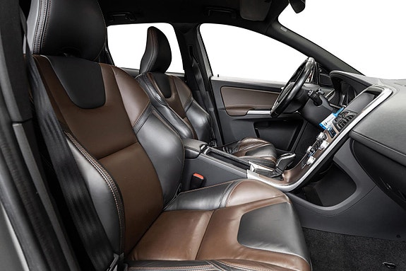 Volvo XC60 30 of 30