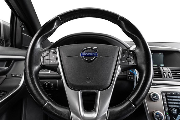 Volvo XC60 17 of 30