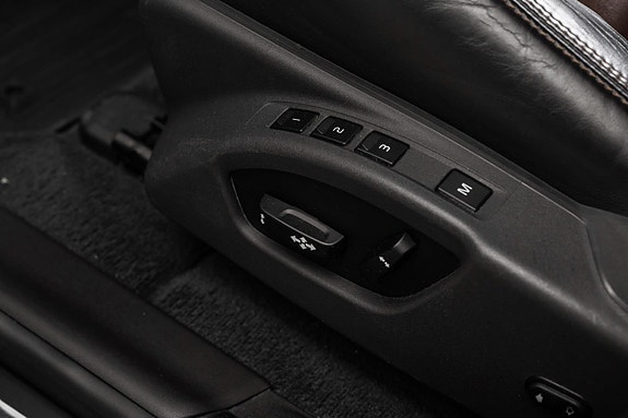 Volvo XC60 13 of 30