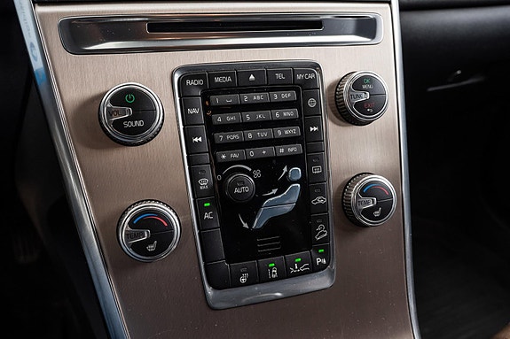 Volvo XC60 27 of 30