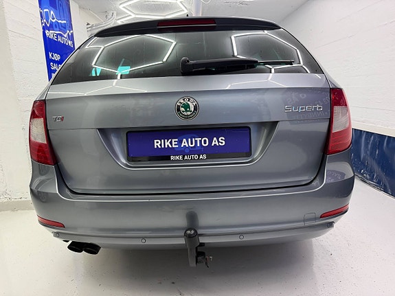 Skoda Superb 14 of 30