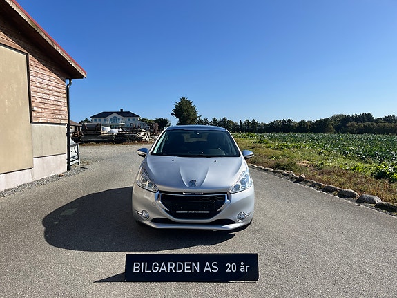Peugeot 208 7 of 12