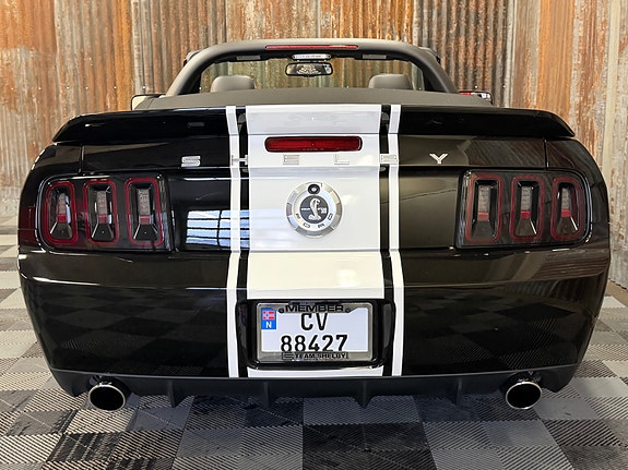 Ford Mustang 17 of 30