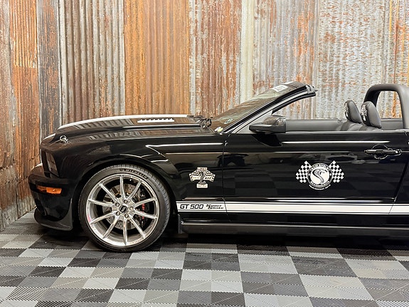 Ford Mustang 12 of 30