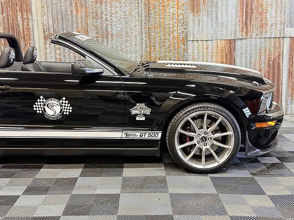 Ford Mustang 3 of 30