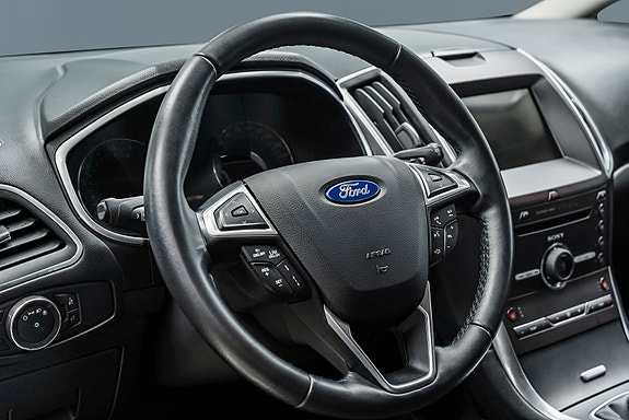 Ford S-MAX 16 of 30