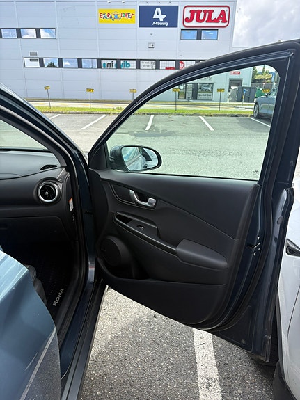 Hyundai Kona 30 of 30