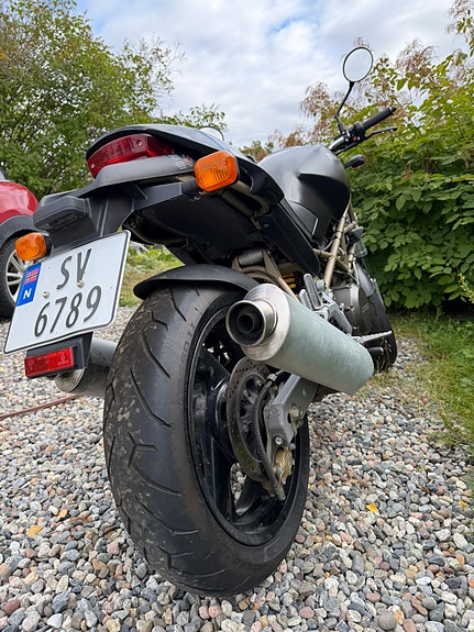 Ducati Monster 600 9 of 17
