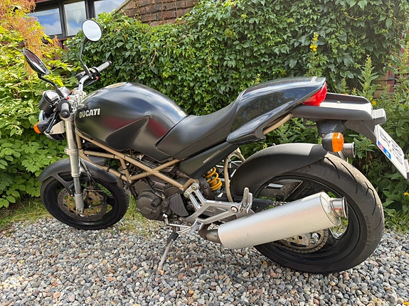 Ducati Monster 600 2 of 17