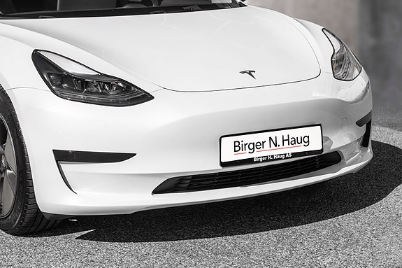 Tesla Model 3 3 of 30