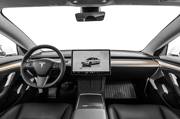 Tesla Model 3 14 of 30