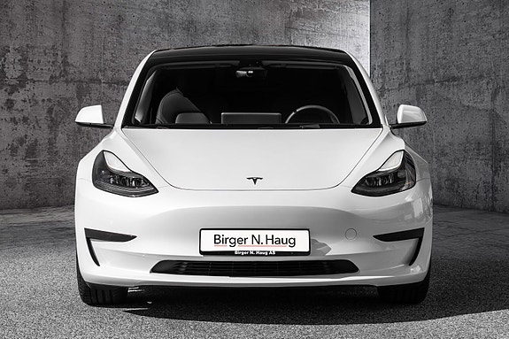 Tesla Model 3 4 of 30