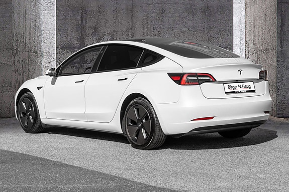 Tesla Model 3 8 of 30