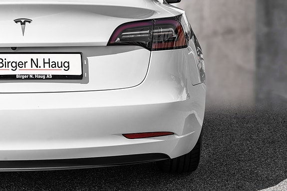 Tesla Model 3 7 of 30