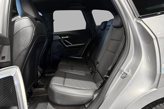 BMW iX1 11 of 20