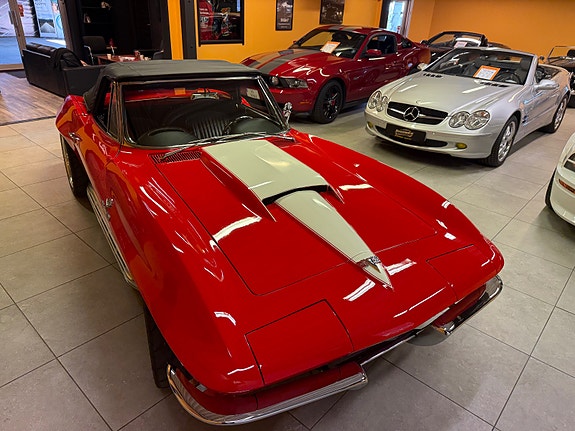 Chevrolet Corvette 26 of 30