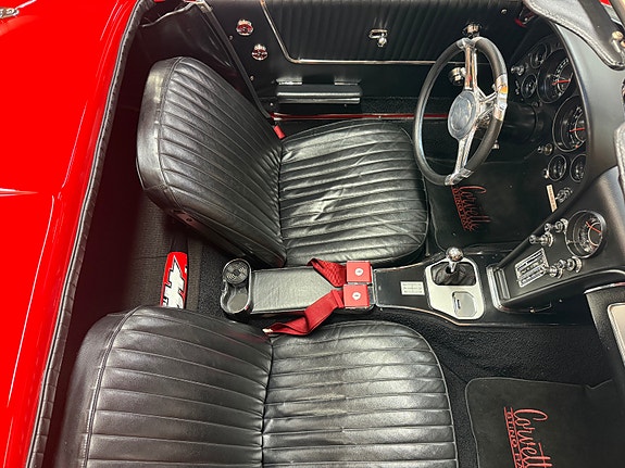Chevrolet Corvette 21 of 30
