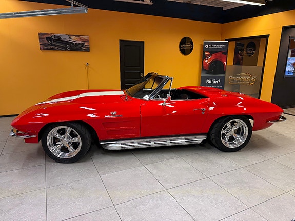 Chevrolet Corvette 2 of 30