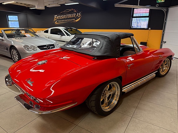 Chevrolet Corvette 24 of 30