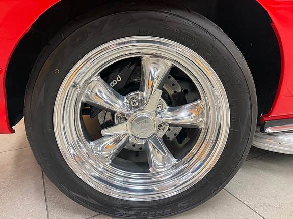Chevrolet Corvette 13 of 30