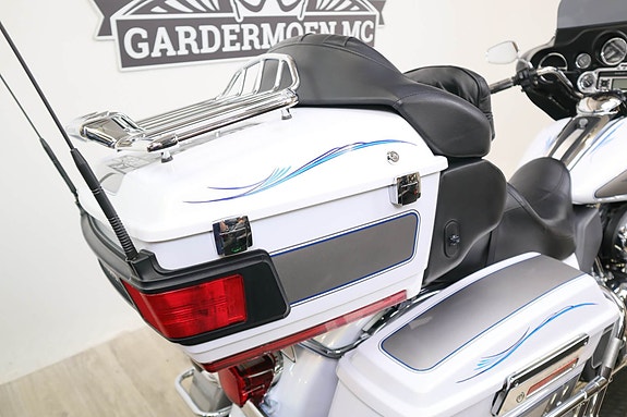 Harley-Davidson Electra Glide Ultra Classic 17 of 19