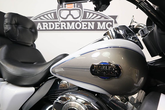 Harley-Davidson Electra Glide Ultra Classic 12 of 19