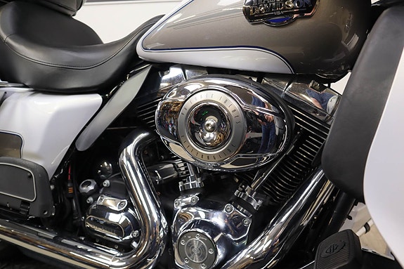 Harley-Davidson Electra Glide Ultra Classic 6 of 19