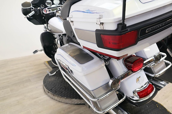 Harley-Davidson Electra Glide Ultra Classic 2 of 19