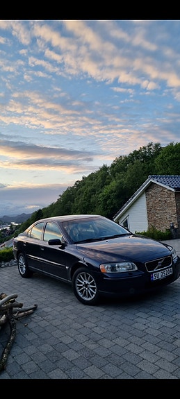 Volvo S60 2 of 12