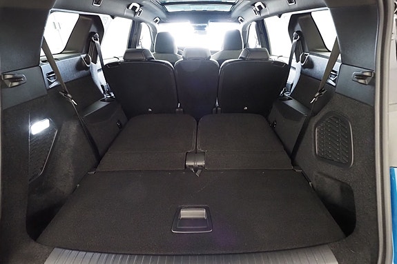 Peugeot e-5008 21 of 30
