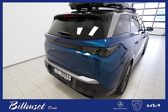 Peugeot e-5008 7 of 30