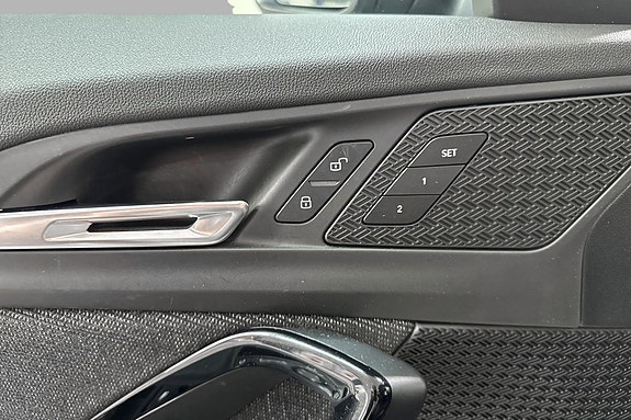 BMW iX1 23 of 28