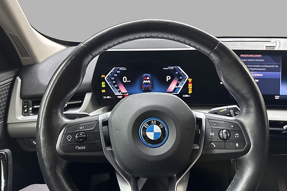 BMW iX1 12 of 28