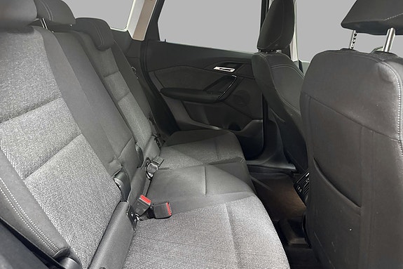 BMW iX1 17 of 28