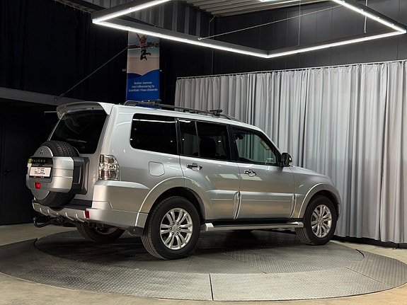 Mitsubishi Pajero 16 of 30