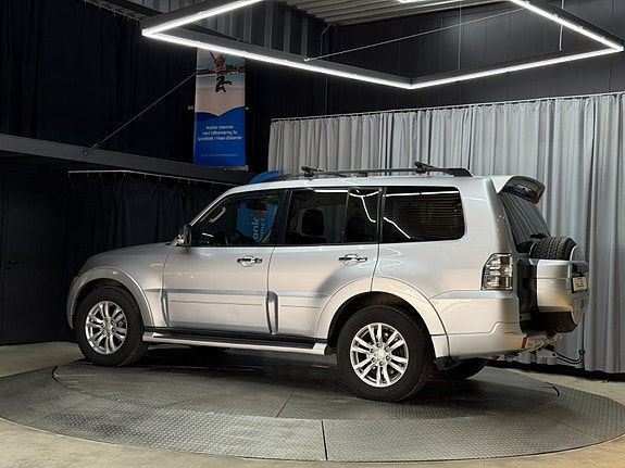 Mitsubishi Pajero 10 of 30