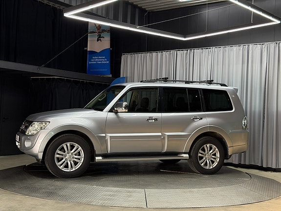Mitsubishi Pajero 6 of 30