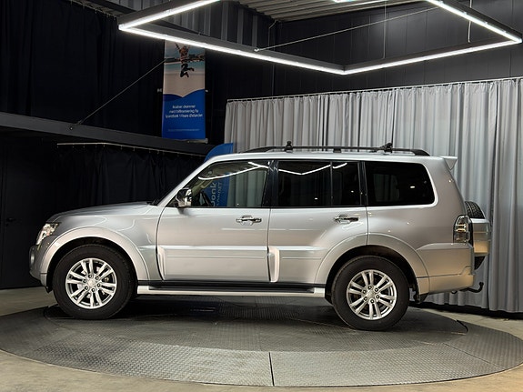 Mitsubishi Pajero 8 of 30