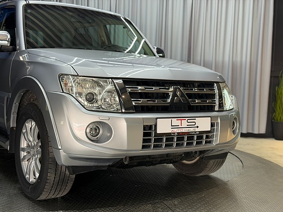 Mitsubishi Pajero 28 of 30