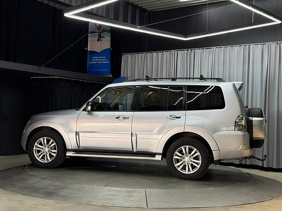 Mitsubishi Pajero 9 of 30