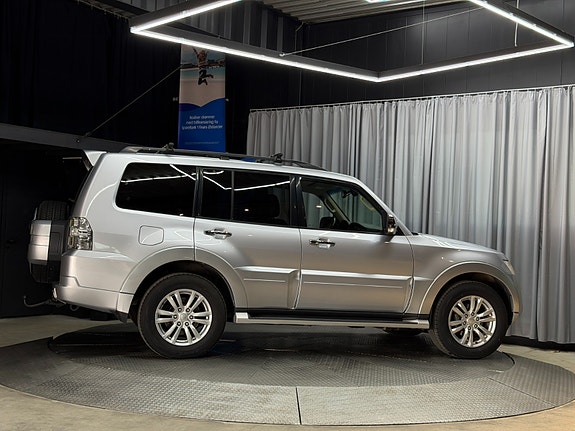Mitsubishi Pajero 18 of 30