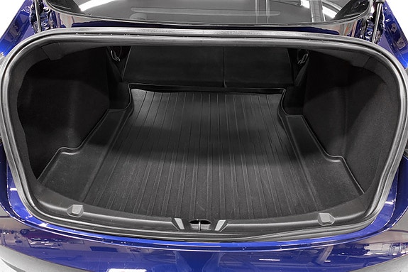 Tesla Model 3 4 of 10