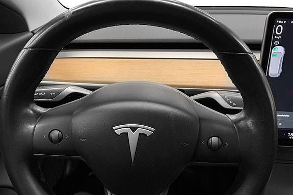 Tesla Model 3 8 of 10