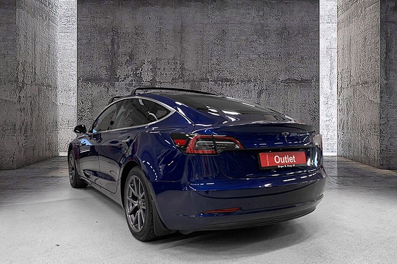 Tesla Model 3 7 of 10