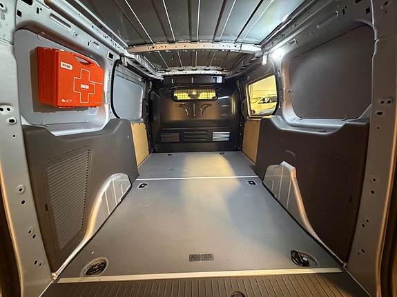 Ford Transit Connect 10 of 26