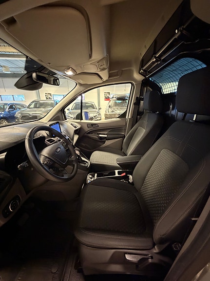 Ford Transit Connect 15 of 26