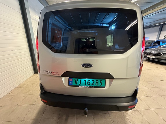 Ford Transit Connect 8 of 26